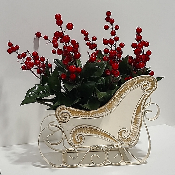 VINTAGE METAL CREAM SANTA'S SLEIGH - Picture 1 of 9